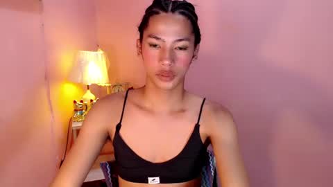 Snapshot of mocha_locca chatting on February 17, 2025, 4:15 pm Mocha Locca online show from February 17, 2025, 4:15 pm