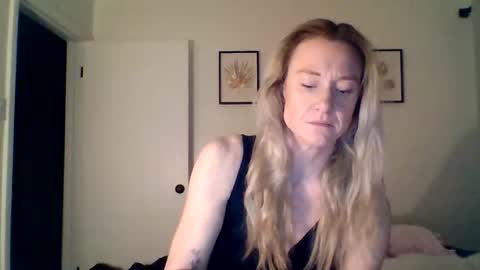 mockingbirds91 online show from April 3, 2026, 3:15 am