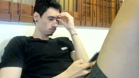 Snapshot of moderdelier chatting on December 25, 2024, 11:53 pm DigBreed online show from December 25, 2024, 11:53 pm