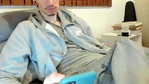 Snapshot of moderdelier chatting on September 26, 2025, 12:36 am DigBreed online show from September 26, 2025, 12:36 am