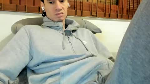 Snapshot of moderdelier chatting on October 23, 2025, 11:09 am DigBreed online show from October 23, 2025, 11:09 am