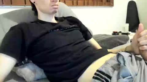 Snapshot of moderdelier chatting on October 25, 2025, 8:14 pm DigBreed online show from October 25, 2025, 8:14 pm