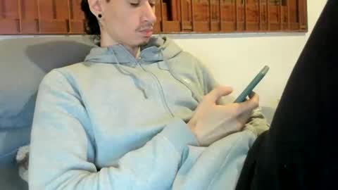 Snapshot of moderdelier chatting on November 9, 2025, 2:04 pm DigBreed online show from November 9, 2025, 2:04 pm