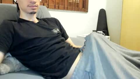 Snapshot of moderdelier chatting on November 11, 2025, 5:35 pm DigBreed online show from November 11, 2025, 5:35 pm