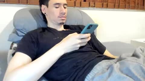 Snapshot of moderdelier chatting on November 15, 2025, 8:55 am DigBreed online show from November 15, 2025, 8:55 am