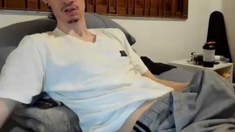 Snapshot of moderdelier chatting on November 22, 2025, 11:20 am DigBreed online show from November 22, 2025, 11:20 am