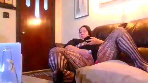 moeblick online show from October 24, 2025, 7:43 pm