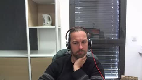 Julien online show from November 4, 2025, 11:20 am
