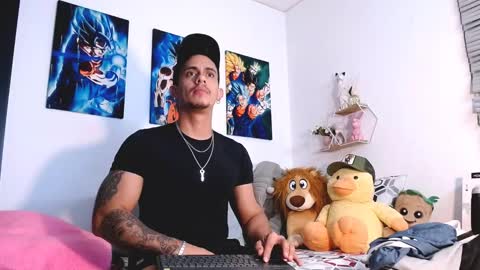 Snapshot of moises_paez chatting on January 6, 2025, 11:42 pm Moises Paez online show from January 6, 2025, 11:42 pm