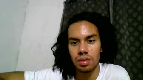 moisesbermudez__ online show from November 20, 2025, 1:39 am