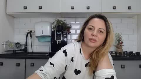 Snapshot of mojjo_erika chatting on February 17, 2025, 1:10 pm erika online show from February 17, 2025, 1:10 pm