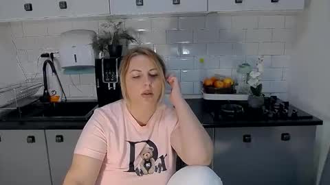 erika online show from October 8, 2025, 9:07 am