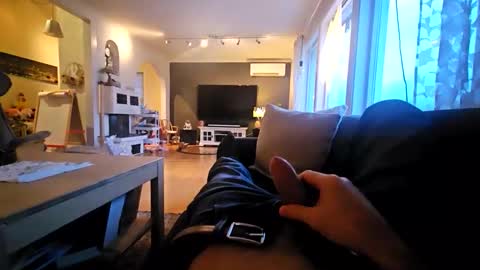 mojo28112 online show from November 27, 2025, 8:16 am