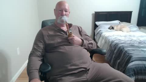 Snapshot of mojochillin chatting on June 9, 2026, 7:14 pm mojochillin online show from June 9, 2026, 7:14 pm