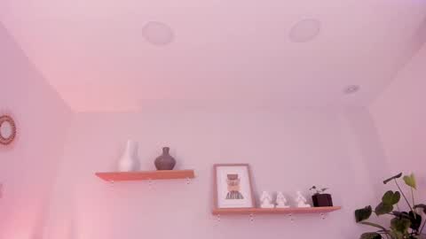 Snapshot of moll1e_ chatting on March 4, 2025, 3:15 pm M o L l i E online show from March 4, 2025, 3:15 pm