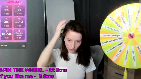 Snapshot of mollie_blush chatting on May 6, 2026, 7:35 am mollie_blush online show from May 6, 2026, 7:35 am