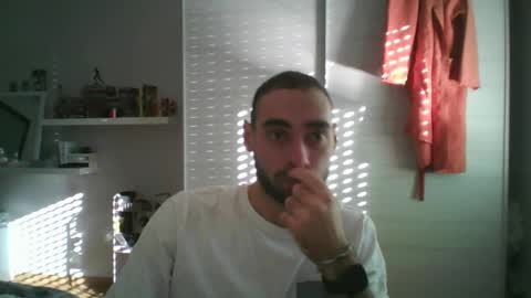 Snapshot of mollo20 chatting on October 27, 2025, 1:59 pm mollo20 online show from October 27, 2025, 1:59 pm