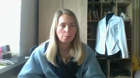 molly971345 online show from March 27, 2026, 10:37 am