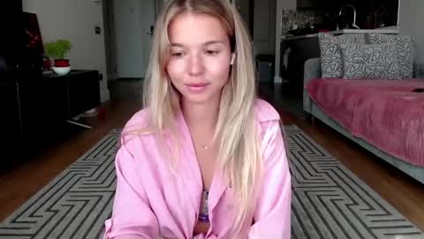 Molly online show from June 6, 2026, 1:49 pm