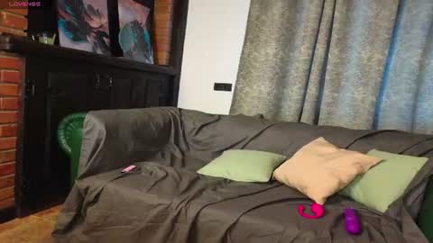 Molly online show from June 17, 2026, 7:33 am