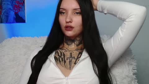 Snapshot of molly_montanaaa chatting on September 22, 2025, 9:11 am Lina online show from September 22, 2025, 9:11 am