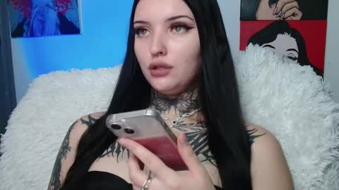 Snapshot of molly_montanaaa chatting on November 15, 2025, 5:31 pm Lina online show from November 15, 2025, 5:31 pm