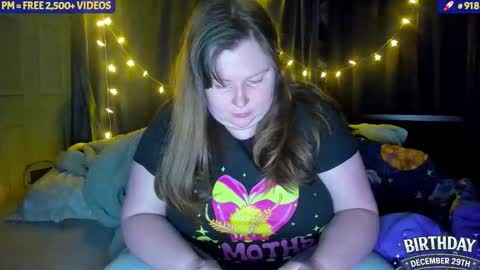 molly_moons online show from November 29, 2025, 7:39 pm