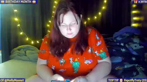 molly_moons online show from December 4, 2025, 11:57 pm