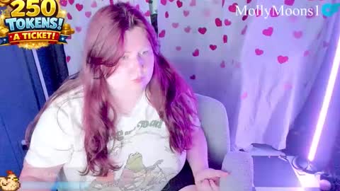 Snapshot of molly_moons chatting on April 29, 2026, 9:32 pm molly_moons online show from April 29, 2026, 9:32 pm