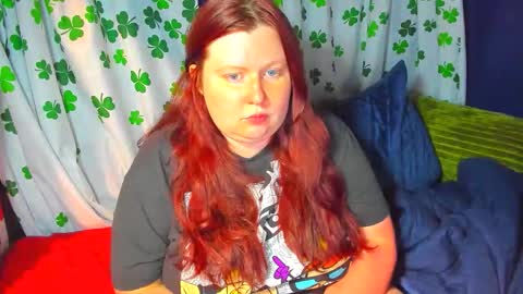 Snapshot of molly_moons chatting on June 4, 2026, 3:34 am molly_moons online show from June 4, 2026, 3:34 am
