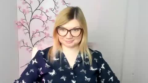 Molly online show from March 19, 2026, 12:53 pm