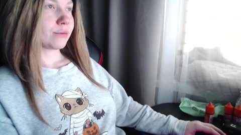 Snapshot of molly_royse chatting on November 19, 2025, 9:53 am I have new photos come and see with love Molly online show from November 19, 2025, 9:53 am