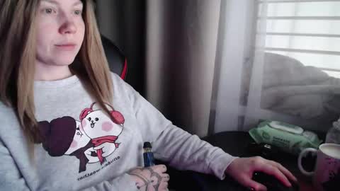 Snapshot of molly_royse chatting on November 23, 2025, 9:42 am I have new photos come and see with love Molly online show from November 23, 2025, 9:42 am