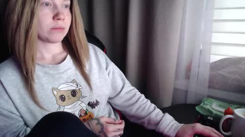 Snapshot of molly_royse chatting on December 2, 2025, 9:58 am I have new photos come and see with love Molly online show from December 2, 2025, 9:58 am