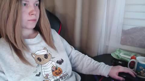 Snapshot of molly_royse chatting on December 3, 2025, 10:35 am I have new photos come and see with love Molly online show from December 3, 2025, 10:35 am