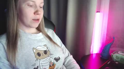 Snapshot of molly_royse chatting on December 17, 2025, 6:36 pm I have new photos come and see with love Molly online show from December 17, 2025, 6:36 pm