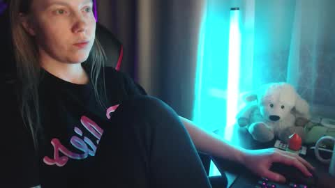 Snapshot of molly_royse chatting on January 5, 2026, 5:27 pm I have new photos come and see with love Molly online show from January 5, 2026, 5:27 pm