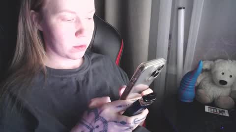 Snapshot of molly_royse chatting on February 1, 2026, 4:44 am I have new photos come and see with love Molly online show from February 1, 2026, 4:44 am