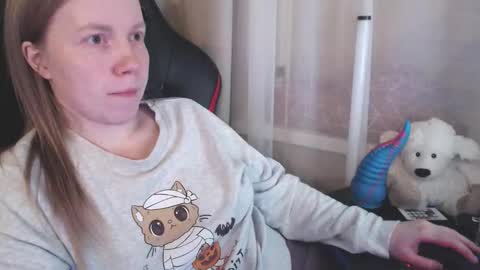 Snapshot of molly_royse chatting on February 8, 2026, 7:50 pm I have new photos come and see with love Molly online show from February 8, 2026, 7:50 pm