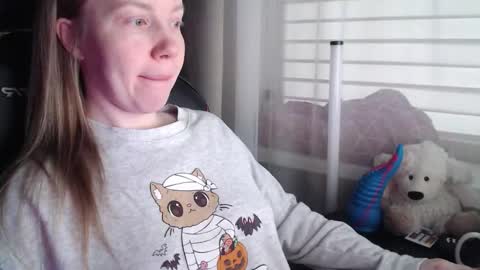 Snapshot of molly_royse chatting on February 10, 2026, 7:01 am I have new photos come and see with love Molly online show from February 10, 2026, 7:01 am