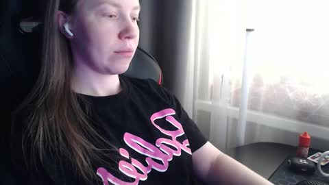 Snapshot of molly_royse chatting on February 18, 2026, 7:37 am I have new photos come and see with love Molly online show from February 18, 2026, 7:37 am