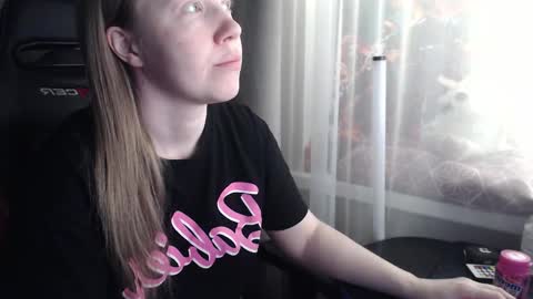 Snapshot of molly_royse chatting on February 21, 2026, 7:31 am I have new photos come and see with love Molly online show from February 21, 2026, 7:31 am