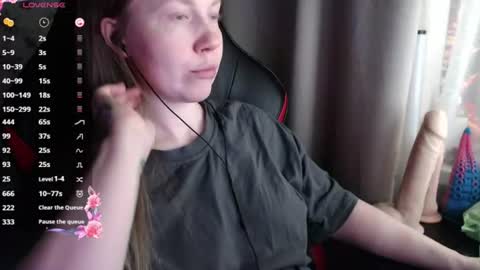 Snapshot of molly_royse chatting on July 8, 2026, 4:50 am I have new photos come and see with love Molly online show from July 8, 2026, 4:50 am