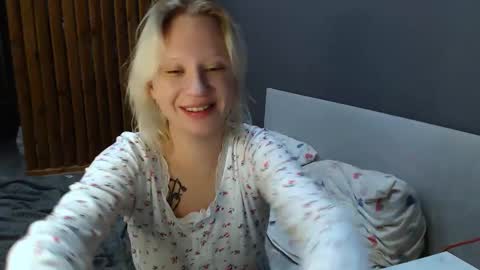 Snapshot of molly_smolly_ chatting on January 21, 2025, 4:58 pm lo online show from January 21, 2025, 4:58 pm