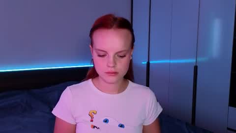 Snapshot of mollybossy chatting on July 18, 2026, 1:54 am Molly online show from July 18, 2026, 1:54 am