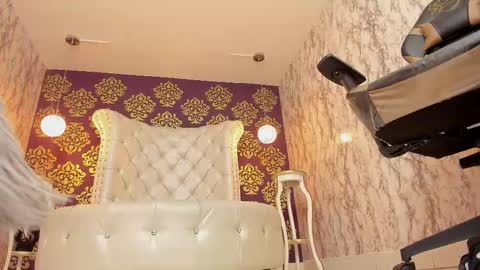 Molly Evanss online show from February 12, 2025, 7:23 am