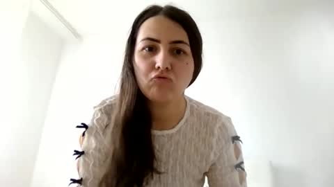 Molly online show from March 26, 2026, 9:04 am