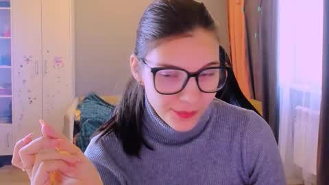  KIRA  online show from March 2, 2026, 1:52 am