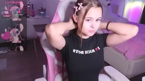 Molly online show from October 9, 2025, 3:59 am