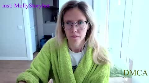 Snapshot of mollystory chatting on May 27, 2026, 4:42 am AngelMomm online show from May 27, 2026, 4:42 am